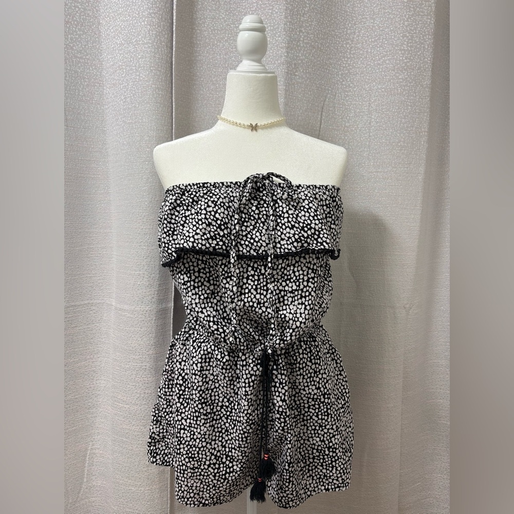 Old Navy Strapless Romper shorts  Medium Summer Beach, Costal, Vacation, Boho